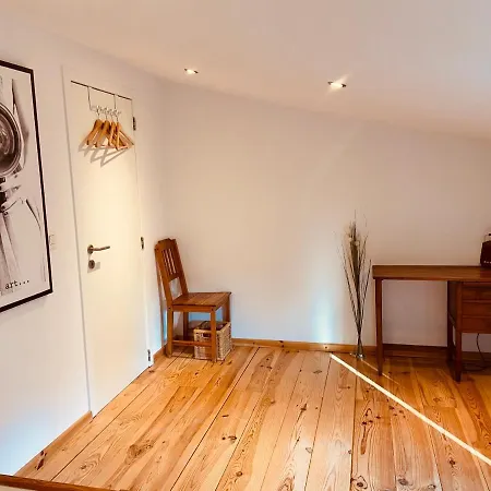 Jolie Maison Avec Jardin. Hoeilaart